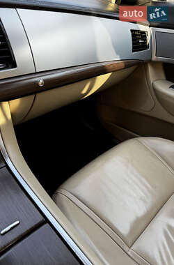 Седан Jaguar XF 2013 в 