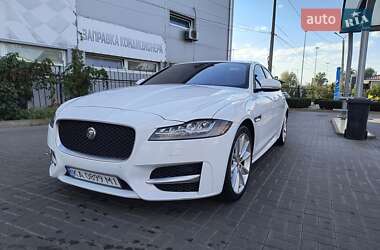 Седан Jaguar XF 2016 в 