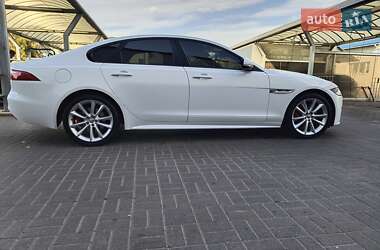 Седан Jaguar XF 2016 в 