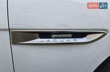 Седан Jaguar XF 2016 в 