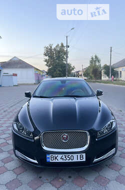 Седан Jaguar XF 2008 в Сарнах