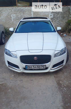 Седан Jaguar XF 2016 в Львові