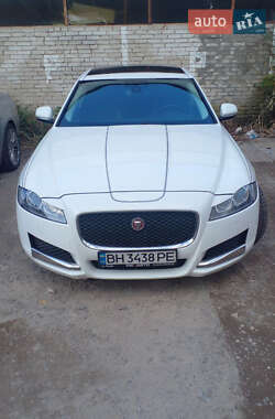 Седан Jaguar XF 2016 в Львові