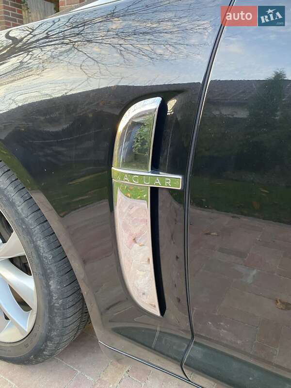 Седан Jaguar XF 2010 в Мукачевому