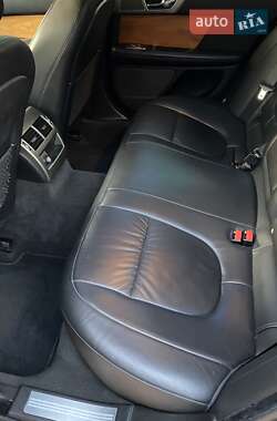 Седан Jaguar XF 2010 в 
