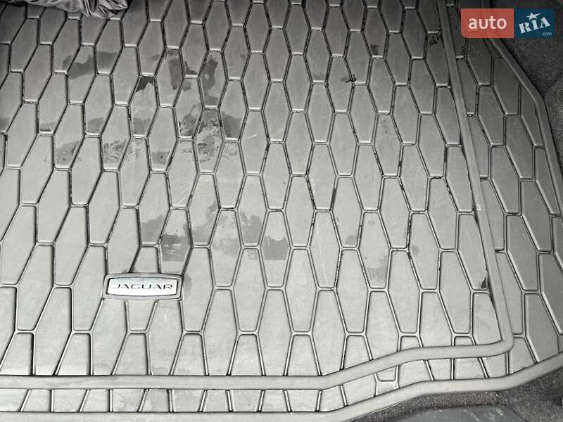 Седан Jaguar XF 2017 в Киеве фото 19 Седан Jaguar XF 2017 в Киеве