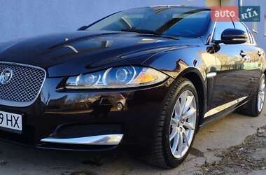 Седан Jaguar XF 2012 в Калуші