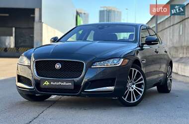 Седан Jaguar XF 2019 в Киеве