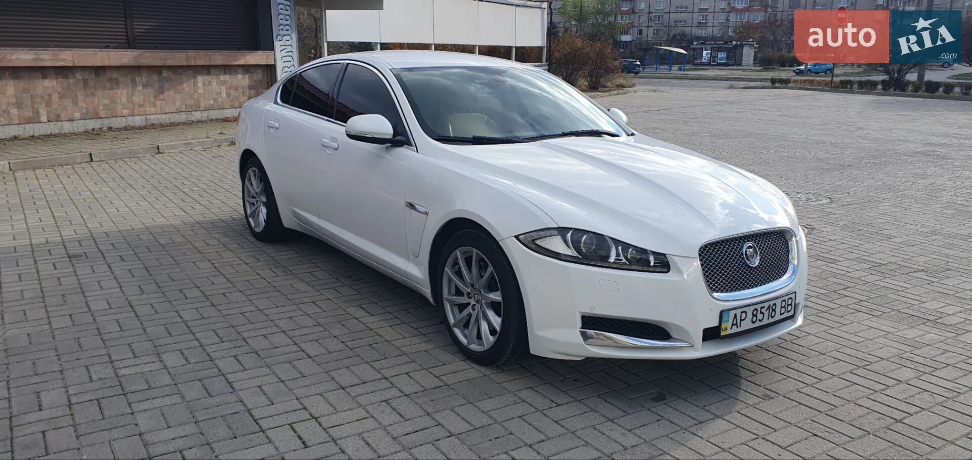2013 Jaguar XF - мініатюра 2