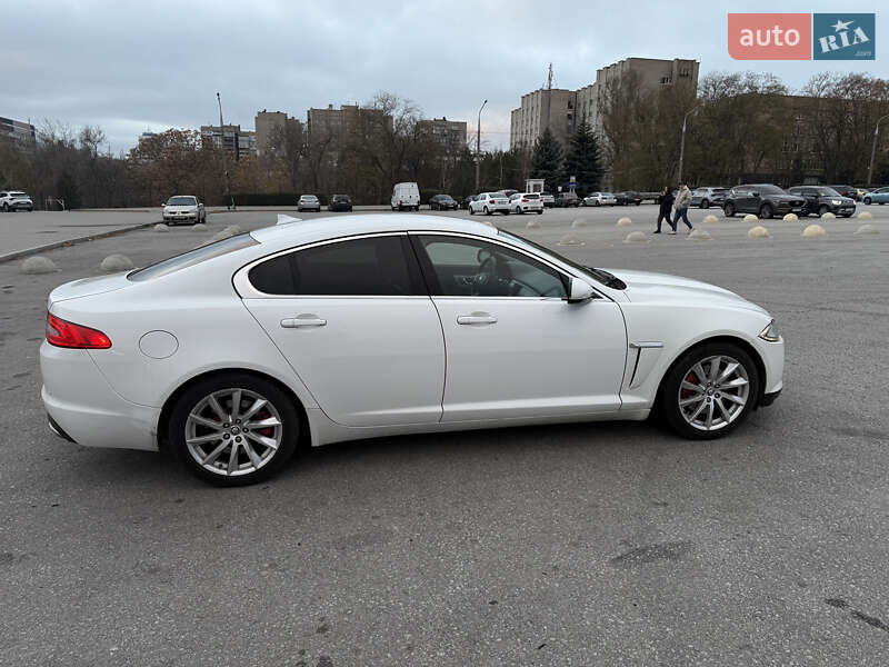 Седан Jaguar XF 2013 в Запоріжжі