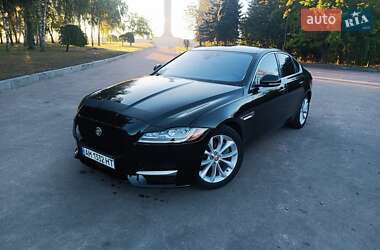 Седан Jaguar XF 2016 в Житомирі