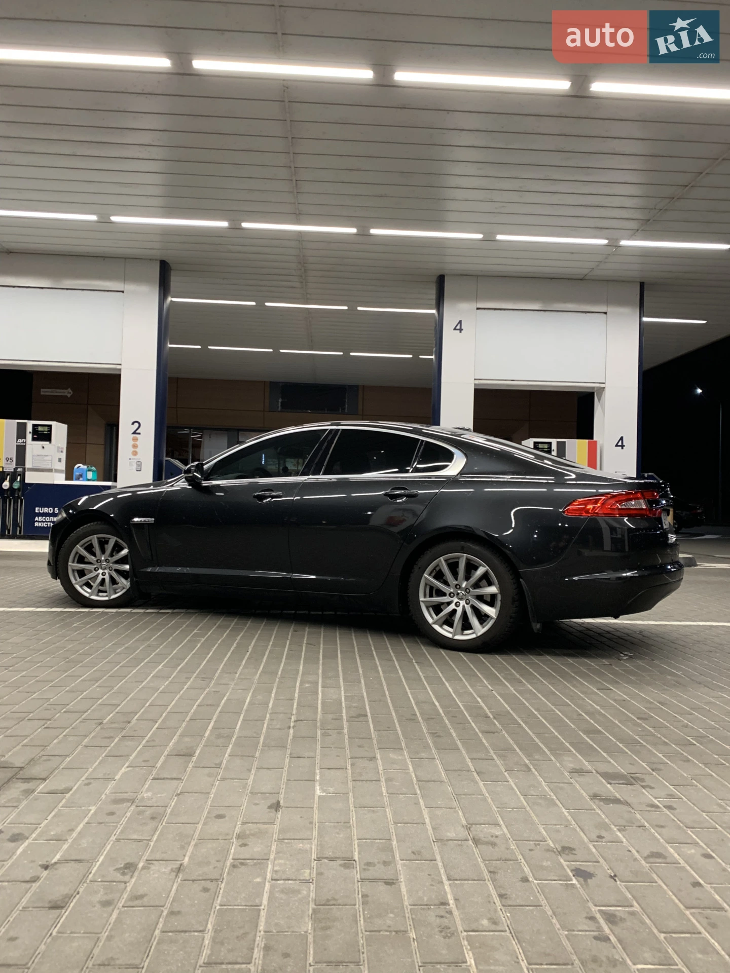 2012 Jaguar XF - мініатюра 3