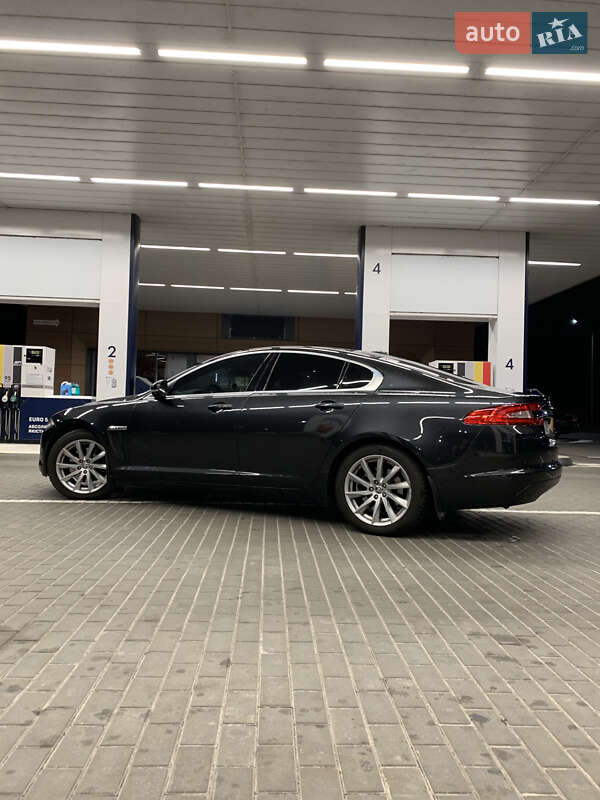 Седан Jaguar XF 2012 в Днепре