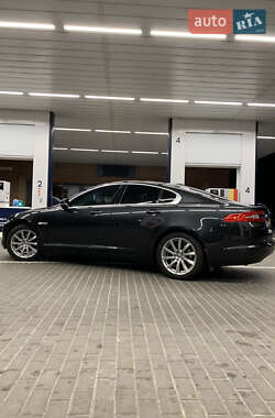 Седан Jaguar XF 2012 в 