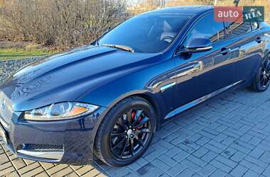 Седан Jaguar XF 2013 в Дніпрі