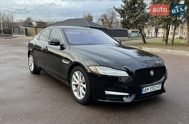 Седан Jaguar XF 2016 в Києві