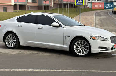 Седан Jaguar XF 2015 в Тернополе