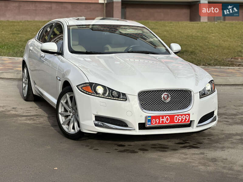 Седан Jaguar XF 2015 в Тернополе