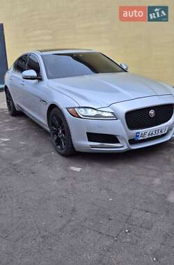 Седан Jaguar XF 2016 в Новомосковську