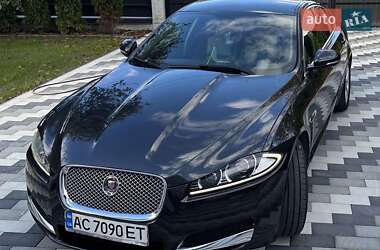 Седан Jaguar XF 2015 в 