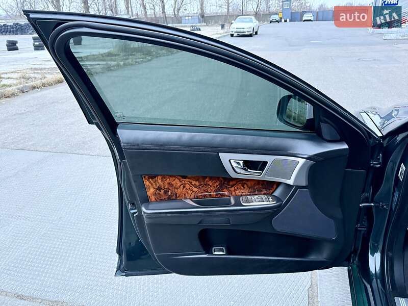 Седан Jaguar XF 2009 в Одессе