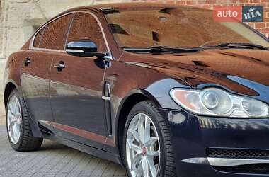 Седан Jaguar XF 2011 в 