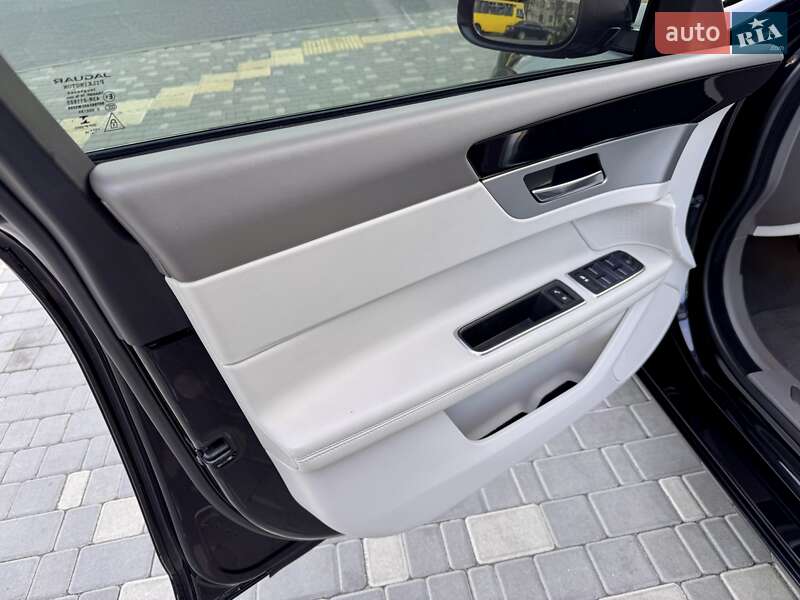 Седан Jaguar XF 2019 в Одессе