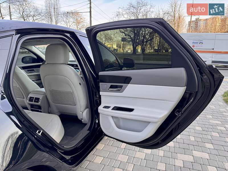 Седан Jaguar XF 2019 в Одессе