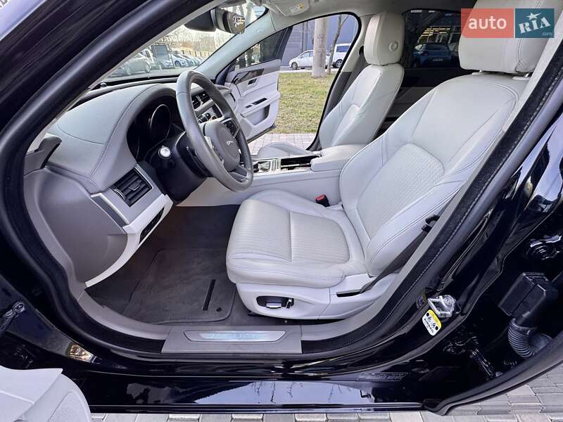 Седан Jaguar XF 2019 в Одессе