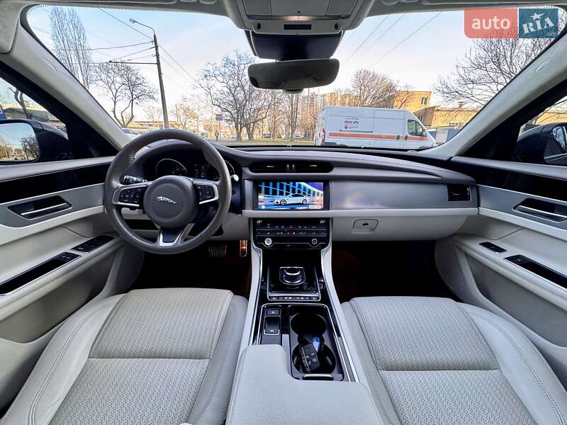 Седан Jaguar XF 2019 в Одессе
