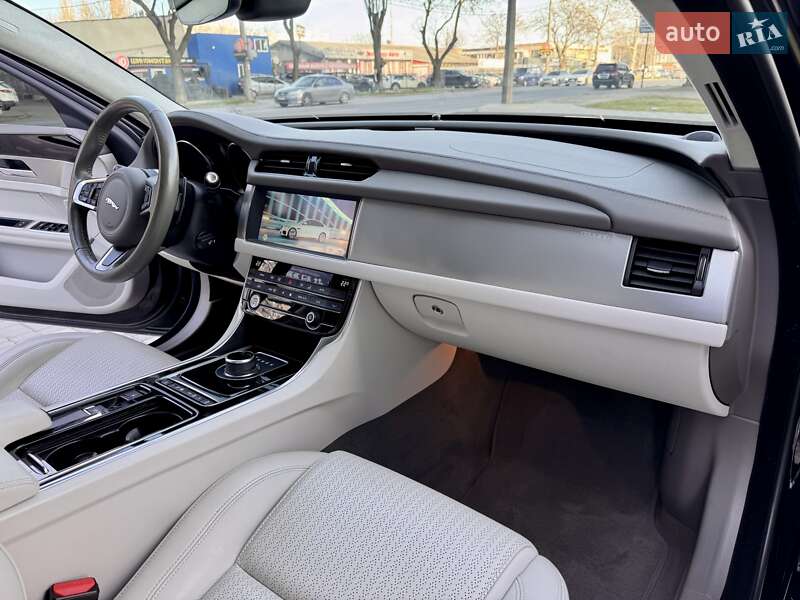Седан Jaguar XF 2019 в Одессе