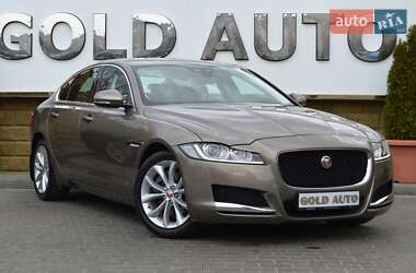 Седан Jaguar XF 2016 в 