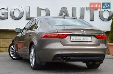 Седан Jaguar XF 2016 в 