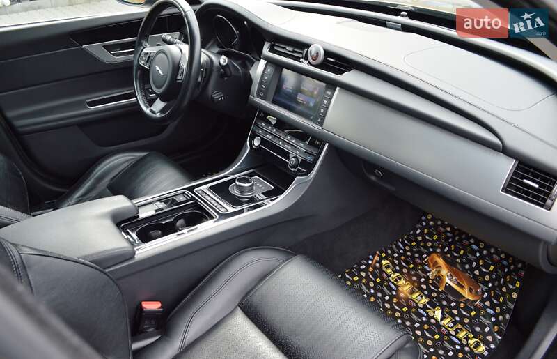 Седан Jaguar XF 2016 в Одессе