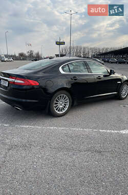 Седан Jaguar XF 2012 в 