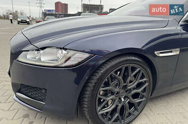 Седан Jaguar XF 2016 в 