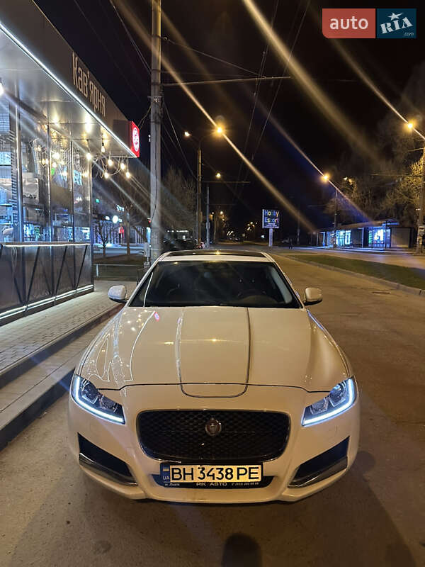 Седан Jaguar XF 2016 в Запоріжжі