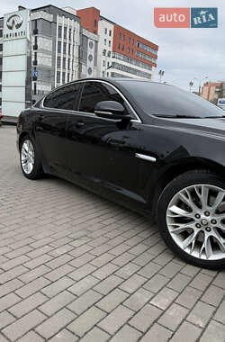 Седан Jaguar XF 2014 в 