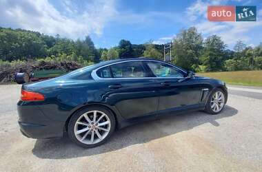 Седан Jaguar XF 2015 в 
