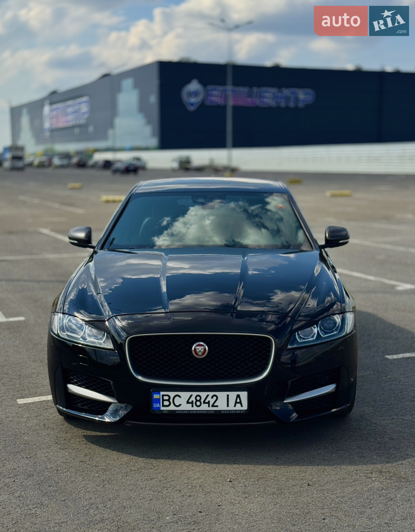 2017 Jaguar XF - мініатюра 4