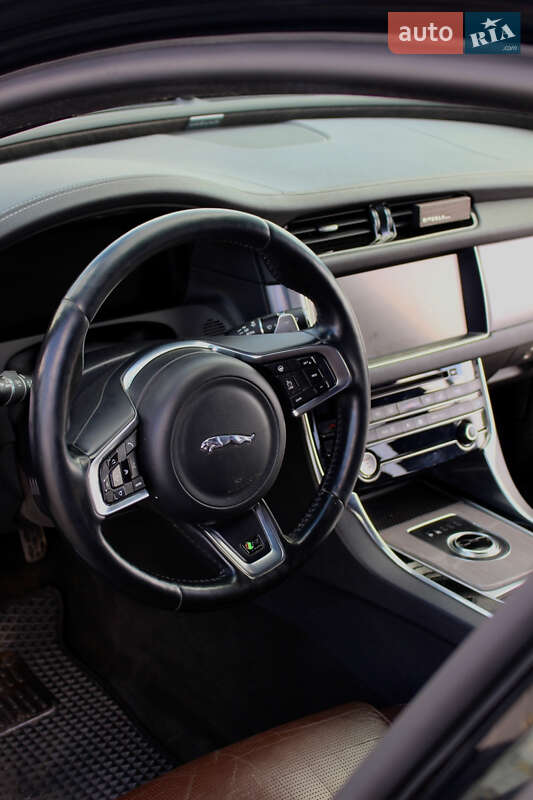 Седан Jaguar XF 2017 в Львові фото 17 Седан Jaguar XF 2017 в Львові