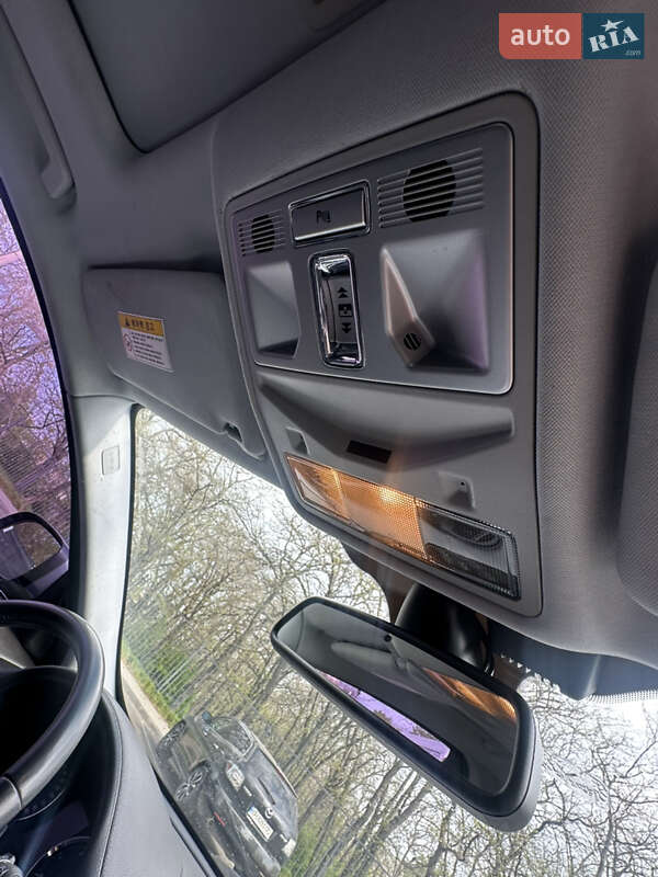 Седан Jaguar XF 2014 в Одесі