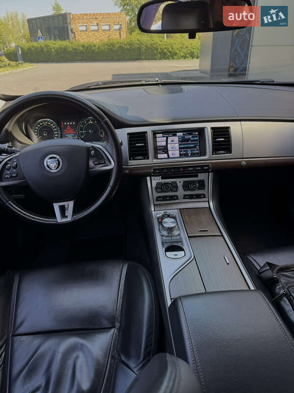 Седан Jaguar XF 2012 в Днепре