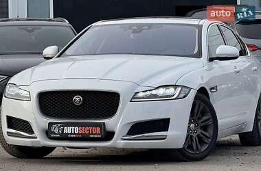 Седан Jaguar XF 2017 в 