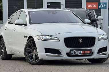 Седан Jaguar XF 2017 в 