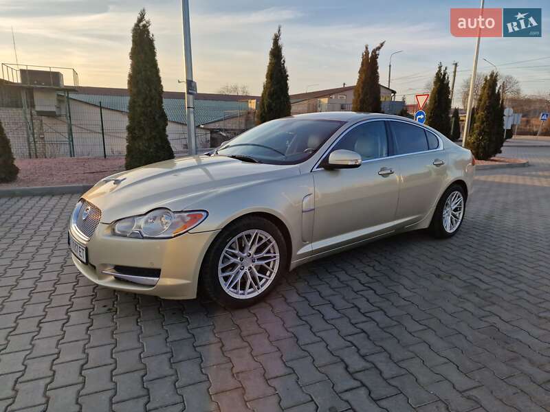 Седан Jaguar XF 2008 в Виннице