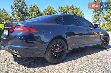 Седан Jaguar XF 2013 в 