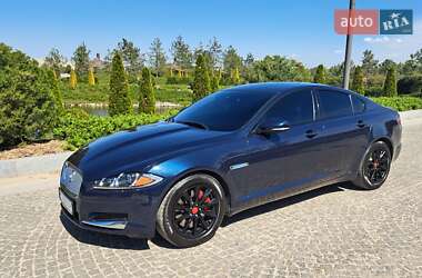 Седан Jaguar XF 2013 в 