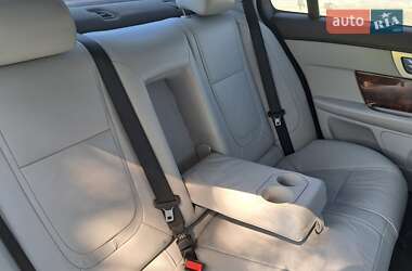 Седан Jaguar XF 2013 в 