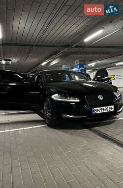 Седан Jaguar XF 2012 в 